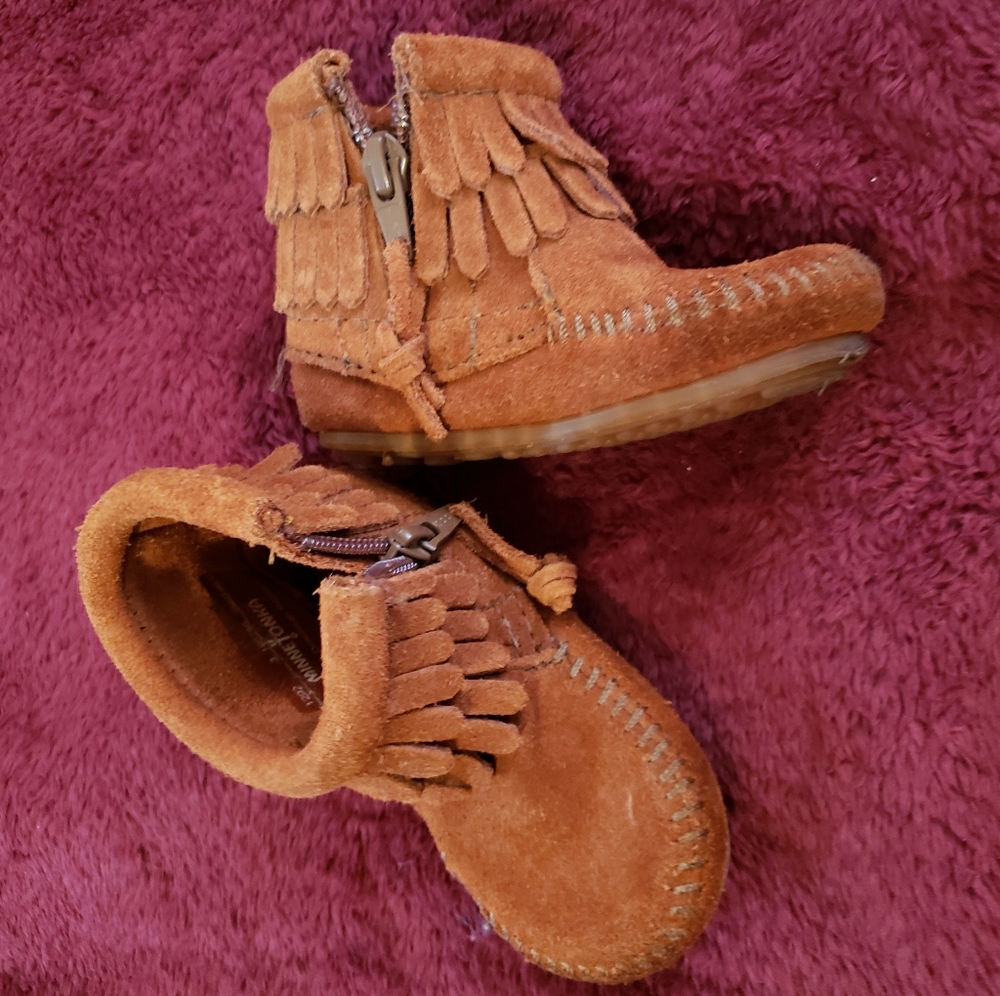 Moccasin shoes